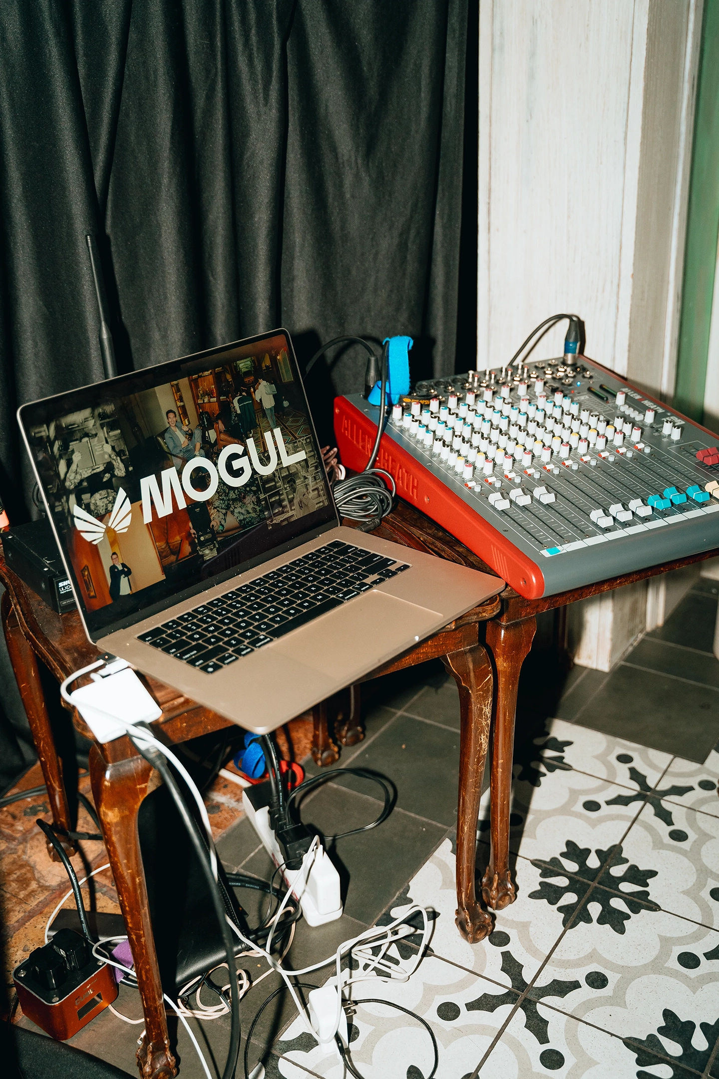 MOGUL
